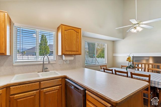 5416 S 3375 W, Roy, UT 84067