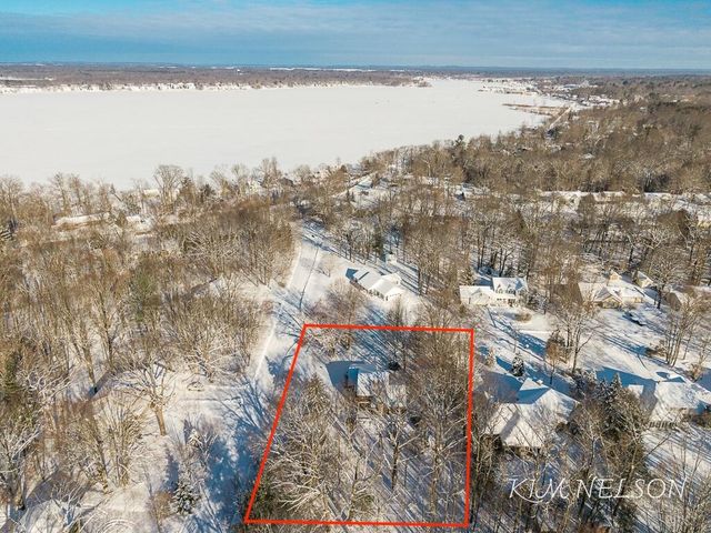 4791 Doug Drive, Fruitland Twp, MI 49461