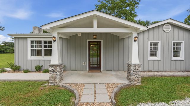 1522 Holders Cove Road, Winchester, TN 37398