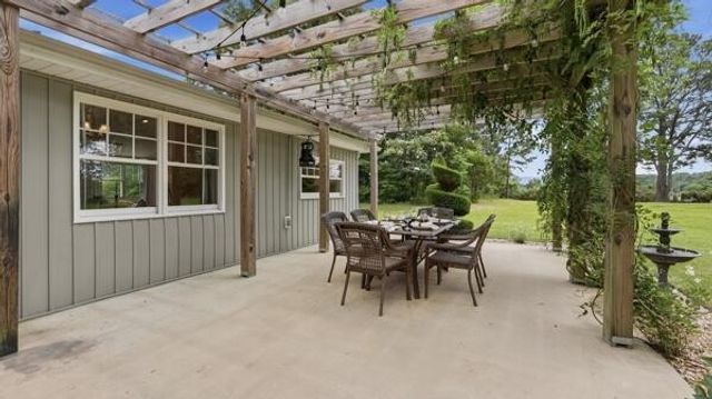 1522 Holders Cove Road, Winchester, TN 37398