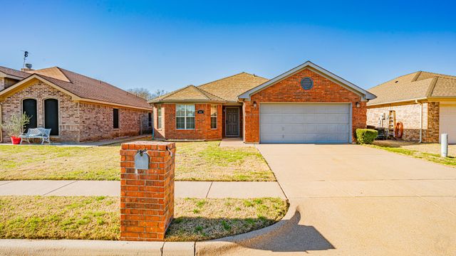 4822 Sapphire Lane, Granbury, TX 76049