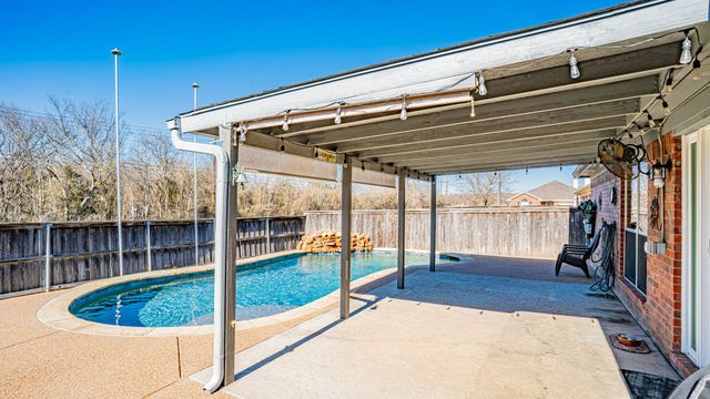4822 Sapphire Lane, Granbury, TX 76049