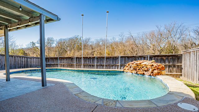 4822 Sapphire Lane, Granbury, TX 76049