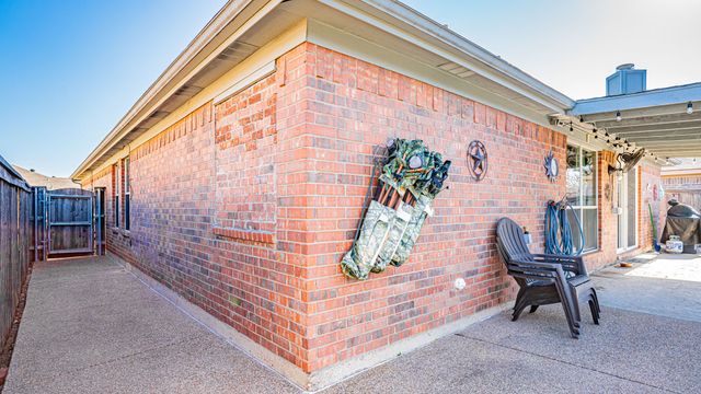 4822 Sapphire Lane, Granbury, TX 76049