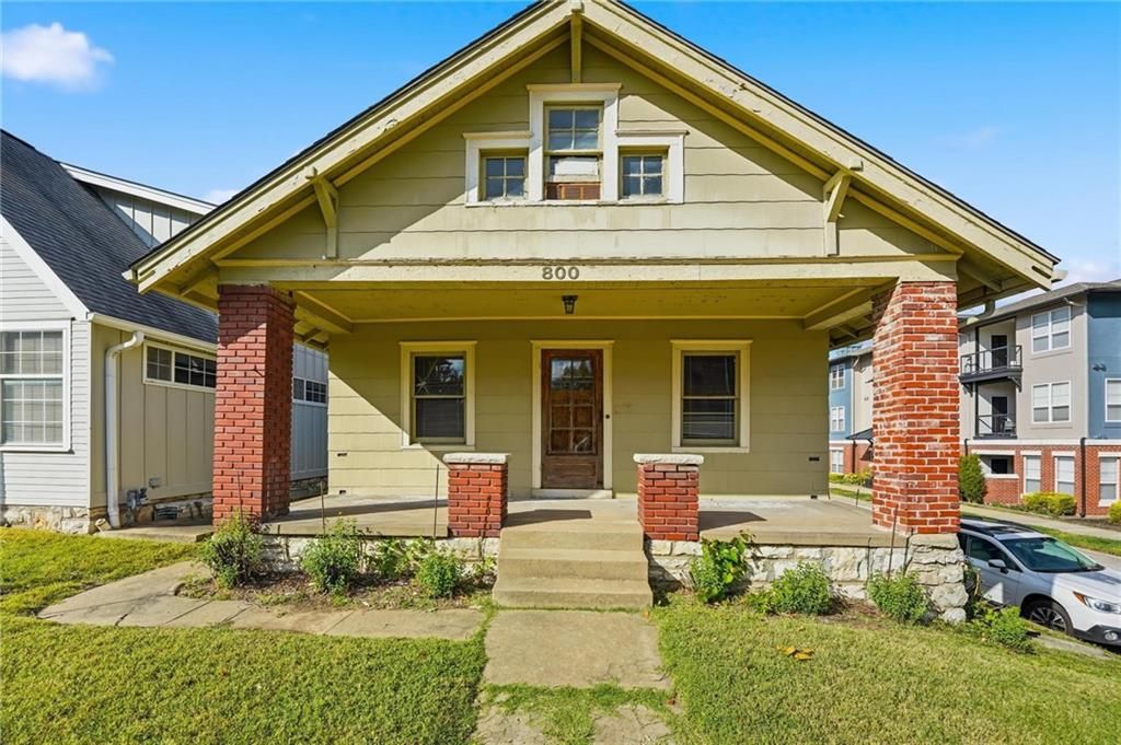 800 Archibald Street, Kansas City, MO 64111
