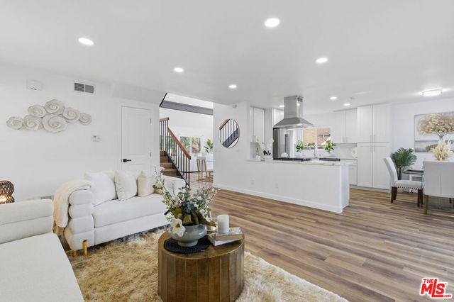 816 Pamela Wood Street, Newbury Park, CA 91320