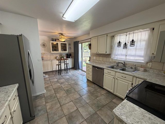 5201 N Grandeur Drive, Milton, WI 53563