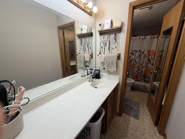 5201 N Grandeur Drive, Milton, WI 53563