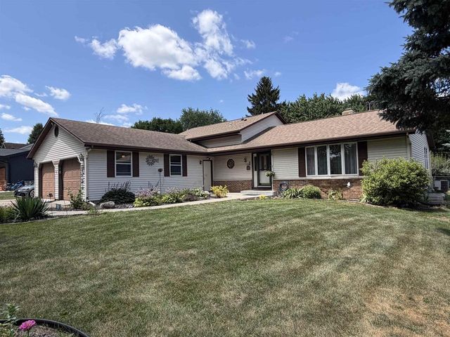 5201 N Grandeur Drive, Milton, WI 53563