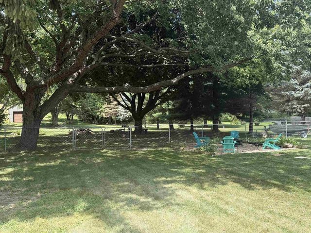5201 N Grandeur Drive, Milton, WI 53563