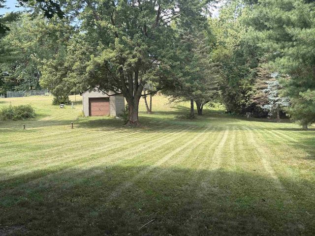 5201 N Grandeur Drive, Milton, WI 53563