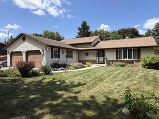 5201 N Grandeur Drive, Milton, WI 53563