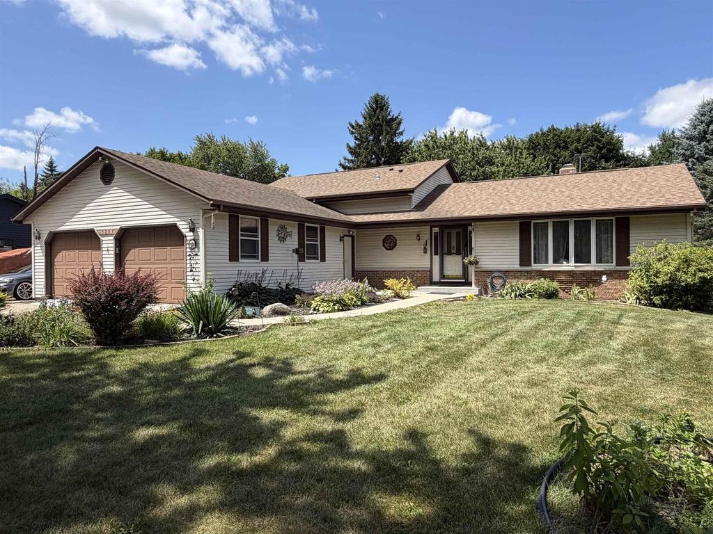 5201 N Grandeur Drive, Milton, WI 53563