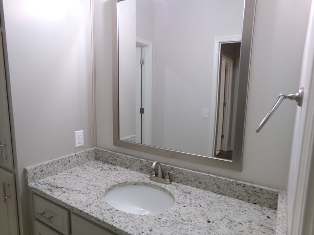 106 Pinewood Ln, Dothan, AL 36305