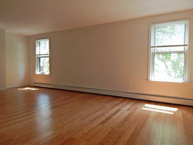 83 Leyden St 1, Boston, MA 02128