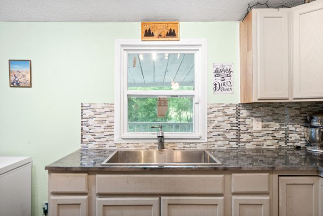 110 Little Fork Rd, Cumberland City, TN 37050