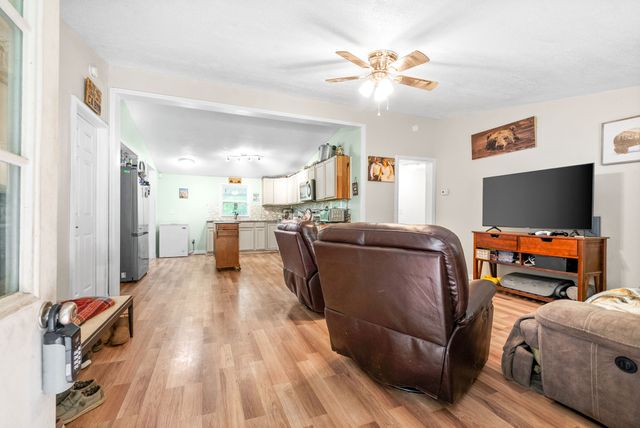 110 Little Fork Rd, Cumberland City, TN 37050