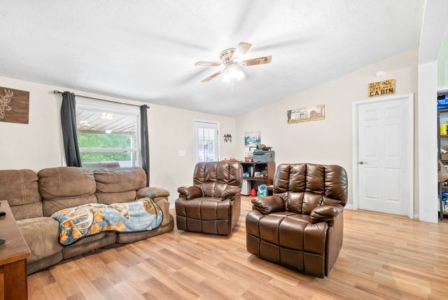 110 Little Fork Rd, Cumberland City, TN 37050