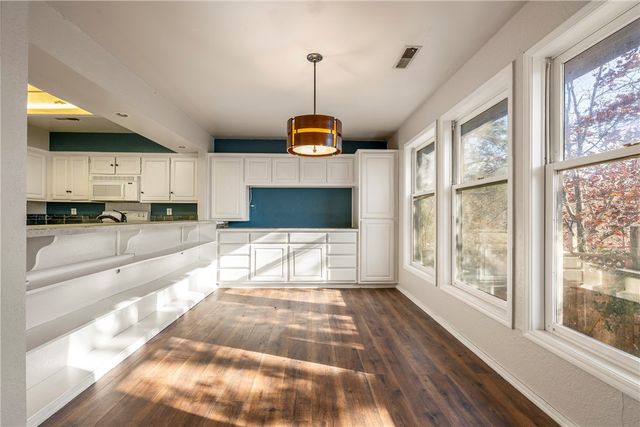 26 Shakespeare Drive, Bella Vista, AR 72714