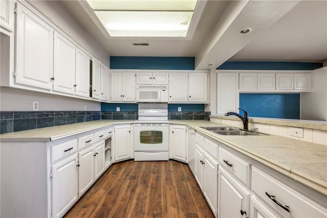 26 Shakespeare Drive, Bella Vista, AR 72714