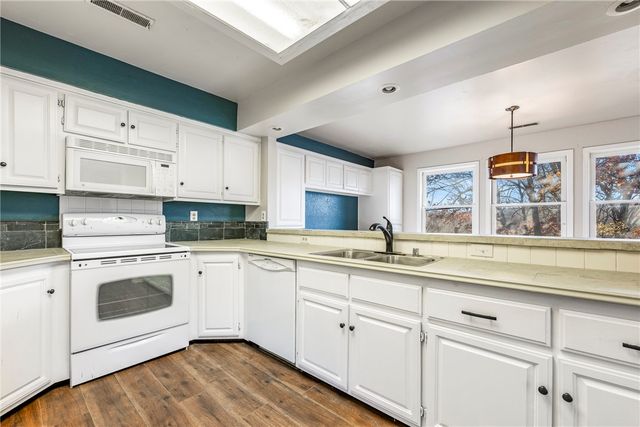 26 Shakespeare Drive, Bella Vista, AR 72714