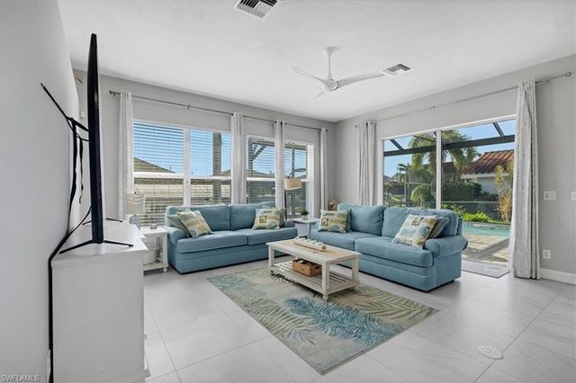 5221 SW 9th PL, Cape Coral, FL 33914