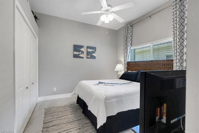5221 SW 9th PL, Cape Coral, FL 33914