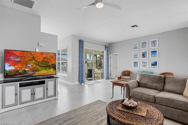 5221 SW 9th PL, Cape Coral, FL 33914