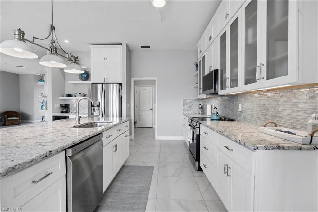 Image 17 of property listing at 5221 SW 9th PL, Cape Coral, FL 33914