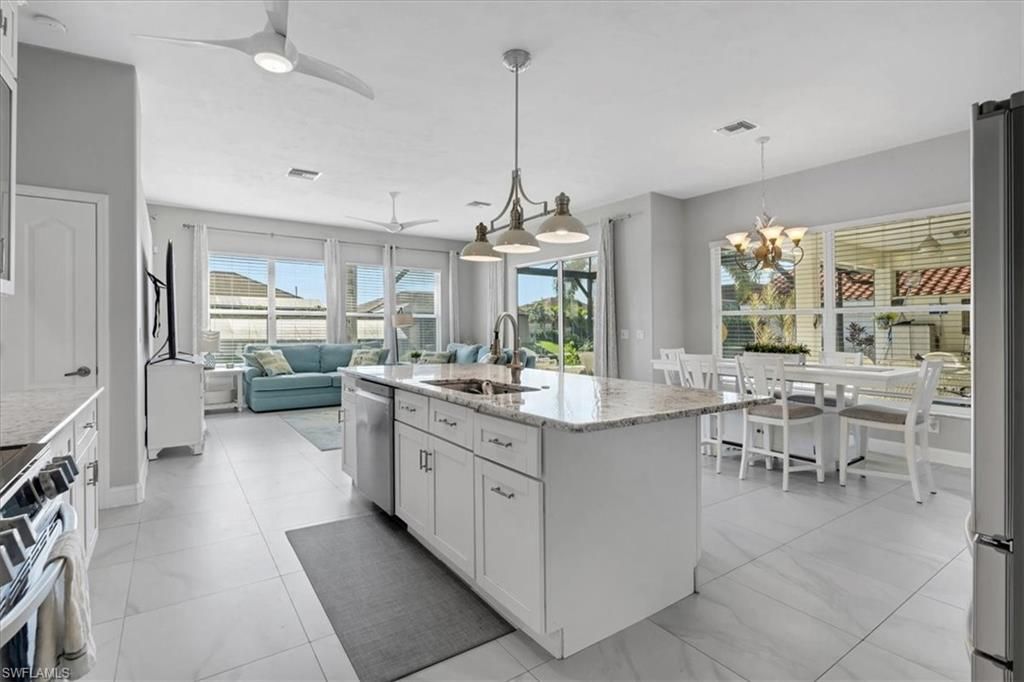 Image 18 of property listing at 5221 SW 9th PL, Cape Coral, FL 33914