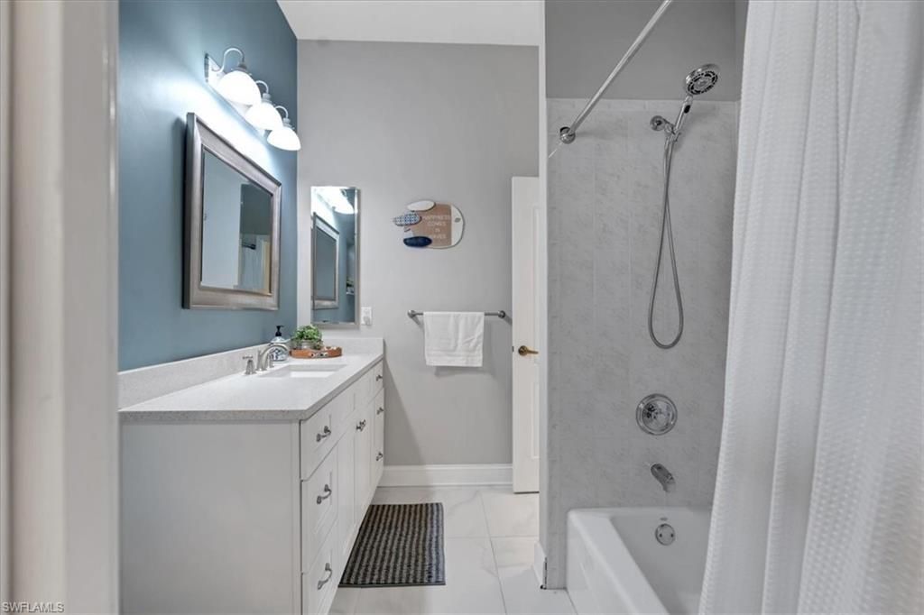 Image 36 of property listing at 5221 SW 9th PL, Cape Coral, FL 33914