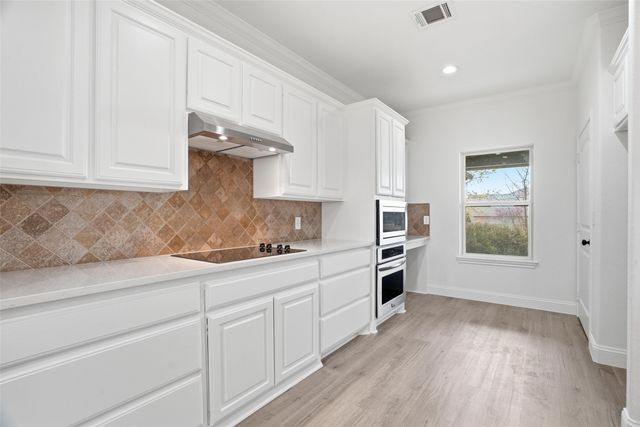 1412 Wedgewood Drive, Cleburne, TX 76033