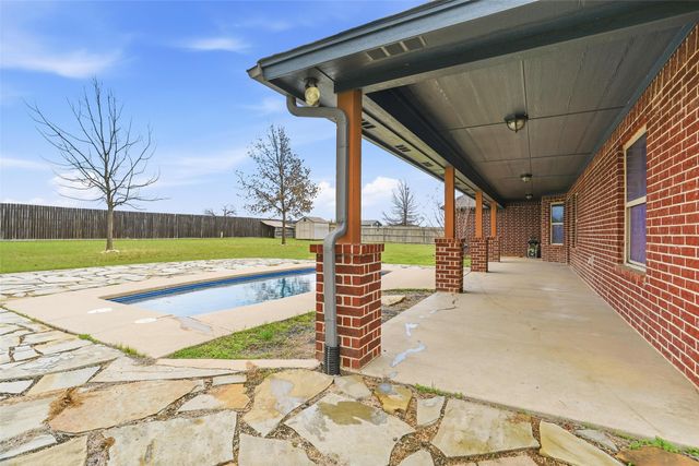 1412 Wedgewood Drive, Cleburne, TX 76033