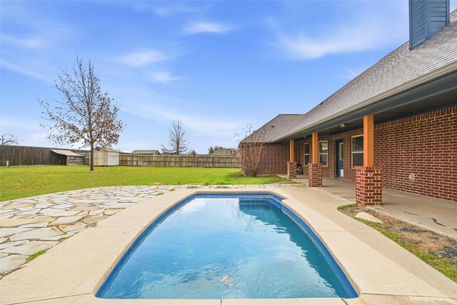 1412 Wedgewood Drive, Cleburne, TX 76033