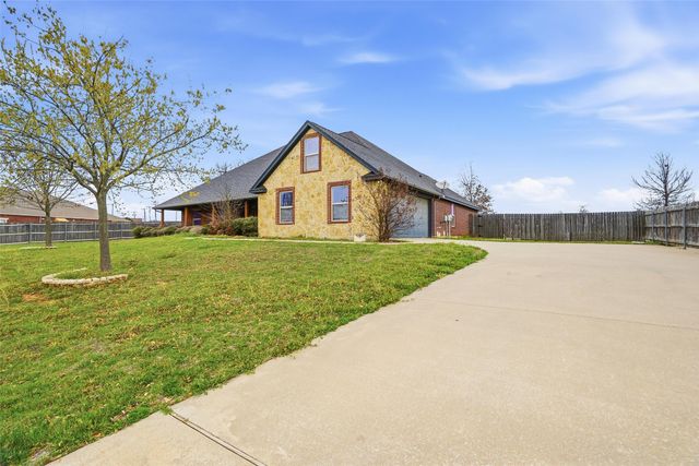 1412 Wedgewood Drive, Cleburne, TX 76033