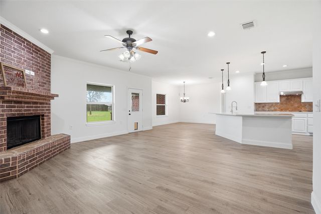 1412 Wedgewood Drive, Cleburne, TX 76033