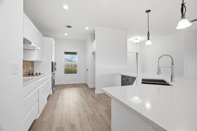 1412 Wedgewood Drive, Cleburne, TX 76033