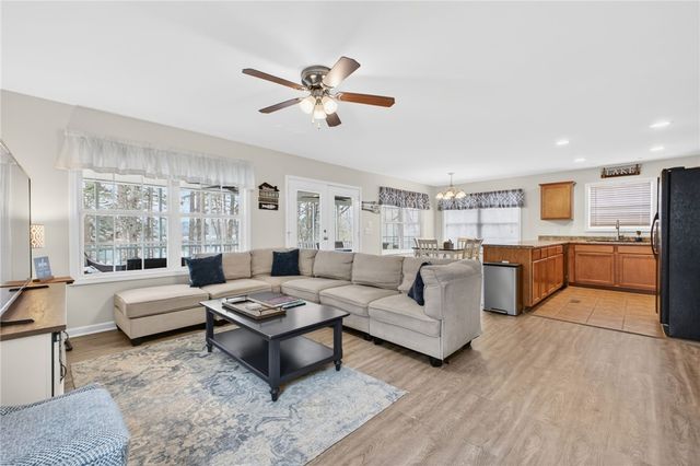 535 Poteet Lane, Seneca, SC 29678