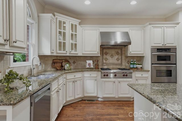 1107 Doverstone Court, Matthews, NC 28104