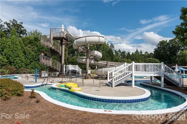 1107 Doverstone Court, Matthews, NC 28104