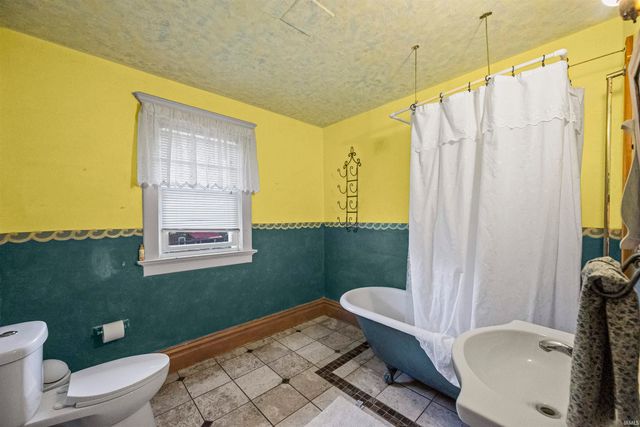 215 22nd Street, Logansport, IN 46947