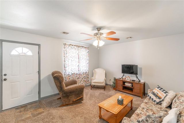 620 S Ash Street, Guthrie, OK 73044