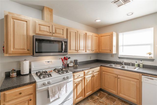 620 S Ash Street, Guthrie, OK 73044