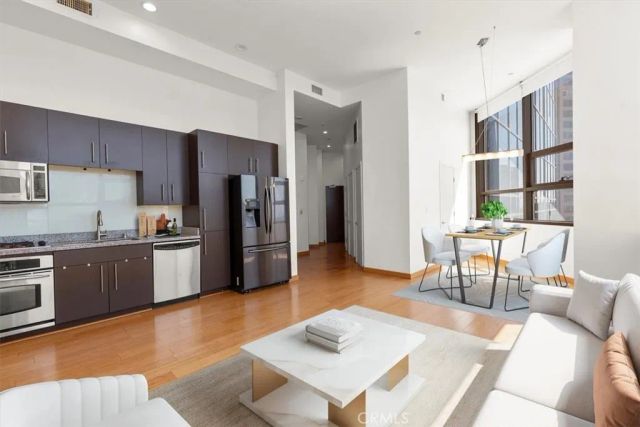 1100 Wilshire Boulevard 1812, Los Angeles, CA 90017