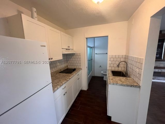 4912 Van Buren St B, Hollywood, FL 33021