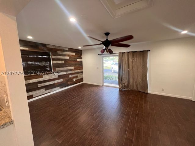 4912 Van Buren St B, Hollywood, FL 33021