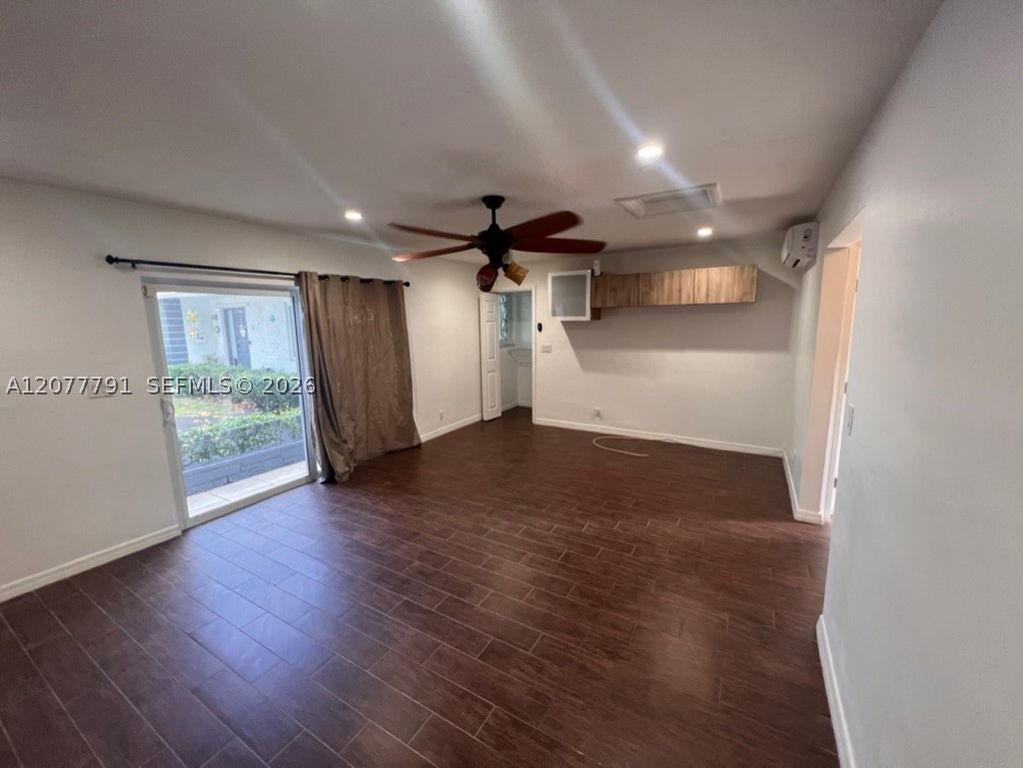 4912 Van Buren St B, Hollywood, FL 33021