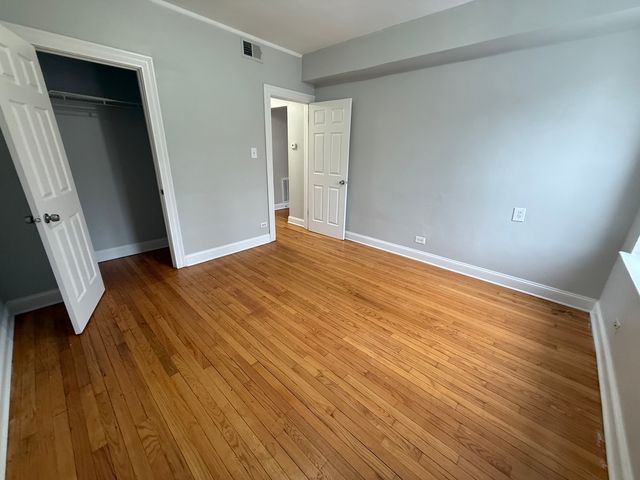 7344 N Damen Avenue 1, Chicago, IL 60645