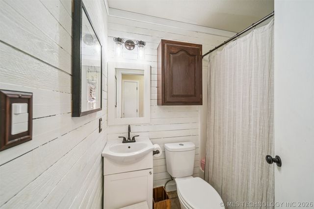 9415 E Sprucewood Drive, Claremore, OK 74019