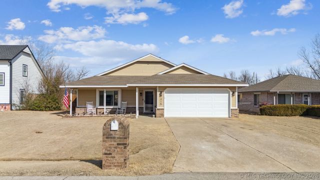9415 E Sprucewood Drive, Claremore, OK 74019